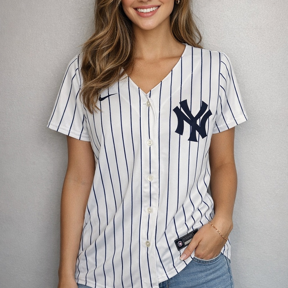 Nike NY Yankees Women’s Pinstripe Jersey